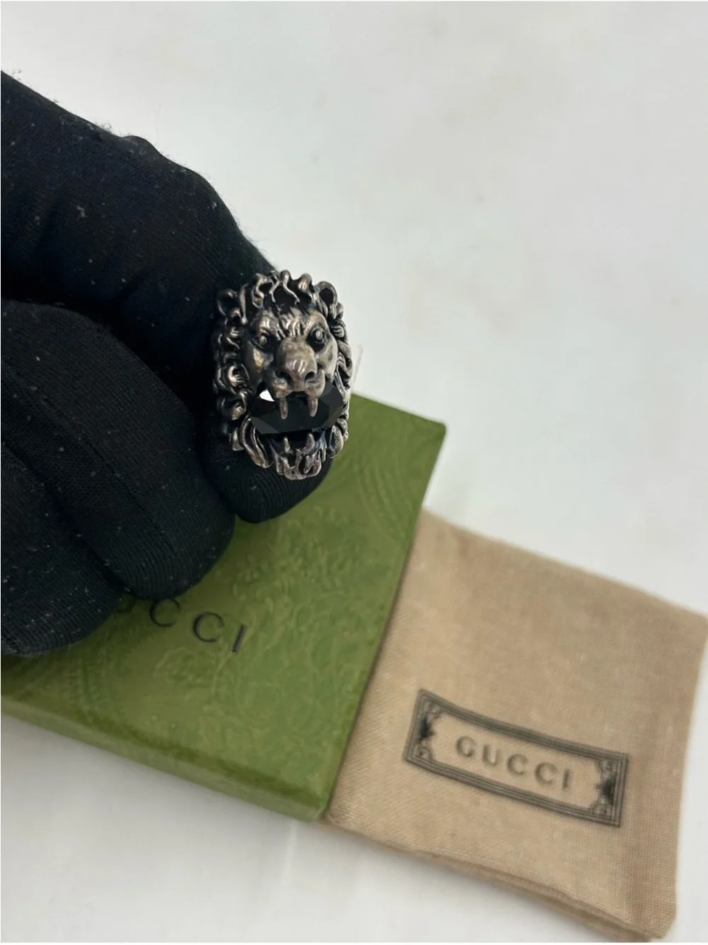 Unisex Gucci, iconic Lionhead silver ring featuring black Crystal size 11 Italy